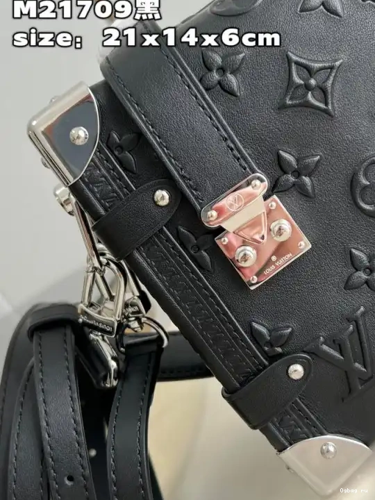 MM VUITTON TRUNK LOUIS SIDE 0425